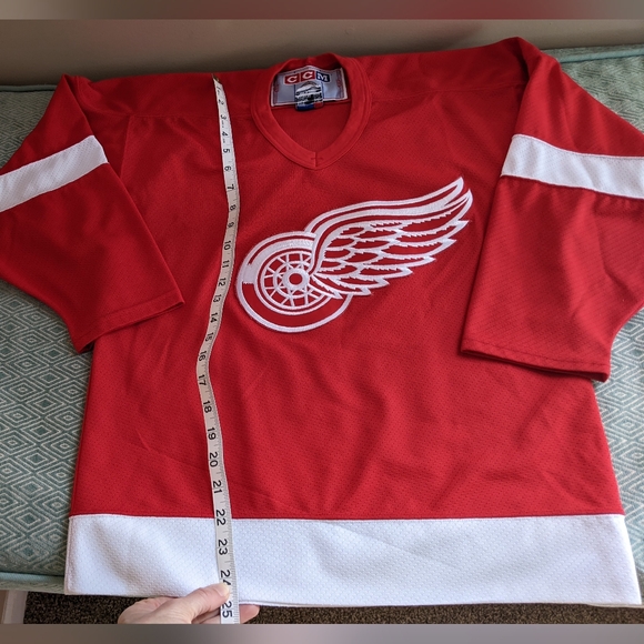 Detroit Red Wings CCM Youth Jersey X/XL - Picture 9 of 13